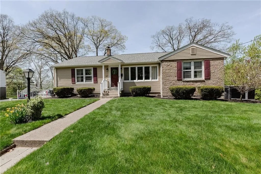 127 Street Agnes Avenue Woonsocket RI 02895
