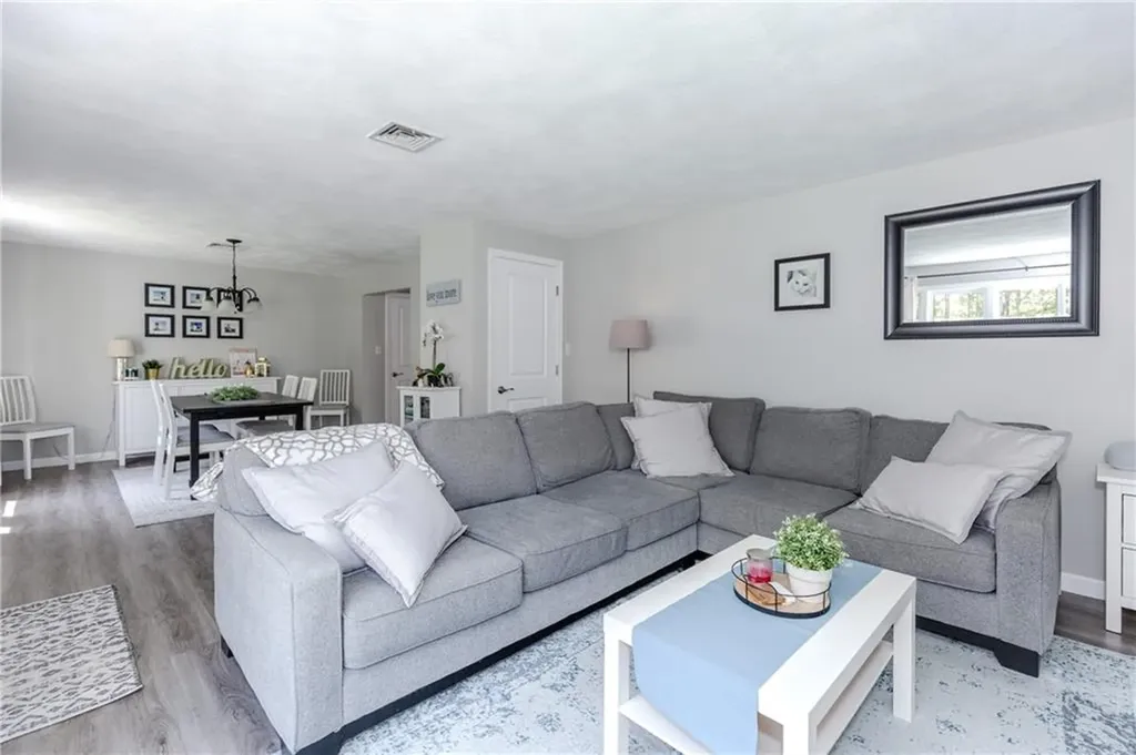 127 Street Agnes Avenue Woonsocket RI 02895