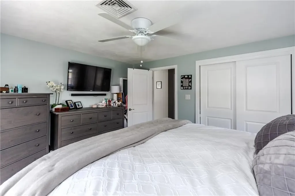 127 Street Agnes Avenue Woonsocket RI 02895