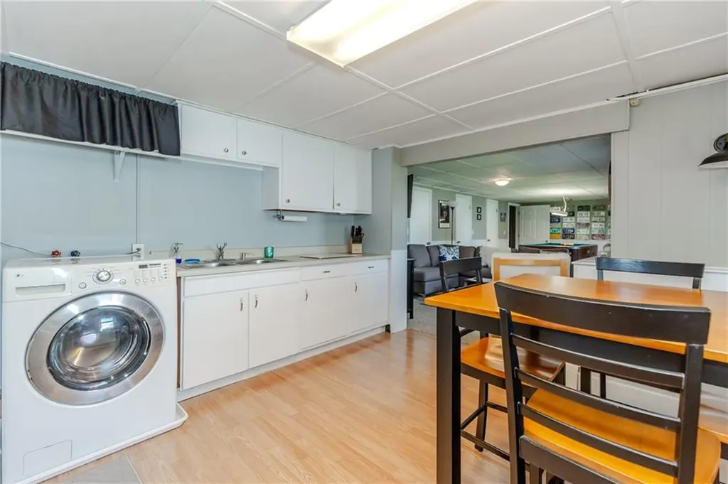 127 Street Agnes Avenue Woonsocket RI 02895