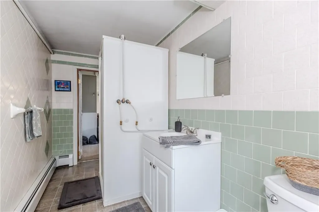 127 Street Agnes Avenue Woonsocket RI 02895