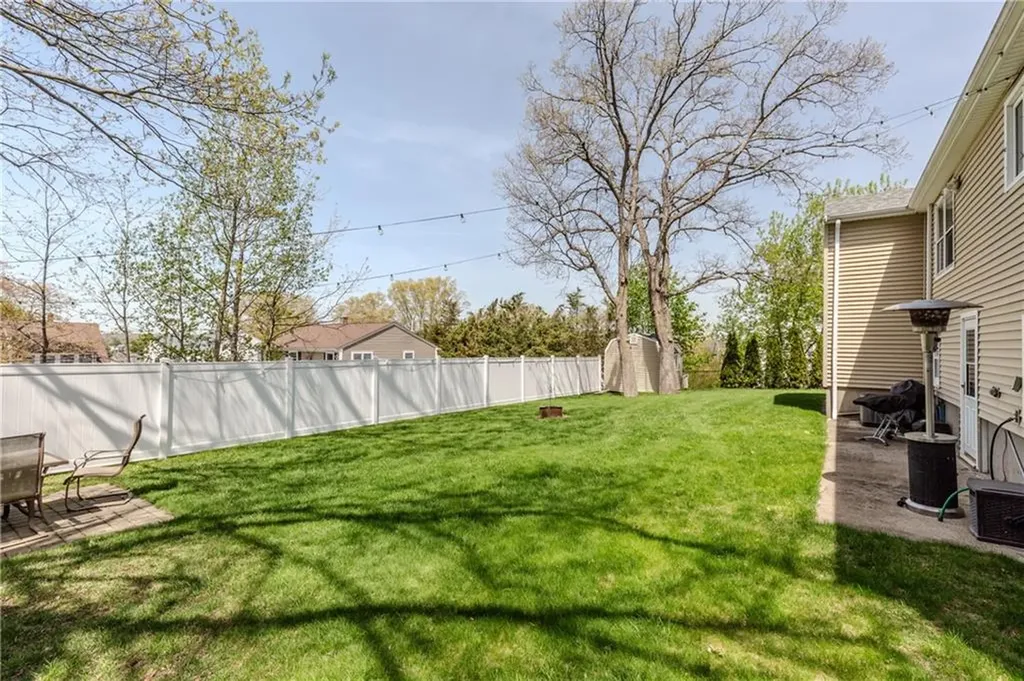 127 Street Agnes Avenue Woonsocket RI 02895