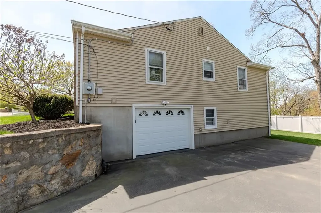 127 Street Agnes Avenue Woonsocket RI 02895