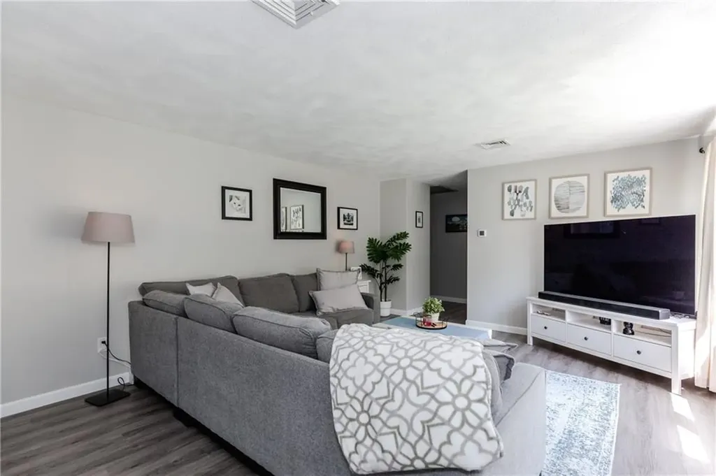 127 Street Agnes Avenue Woonsocket RI 02895