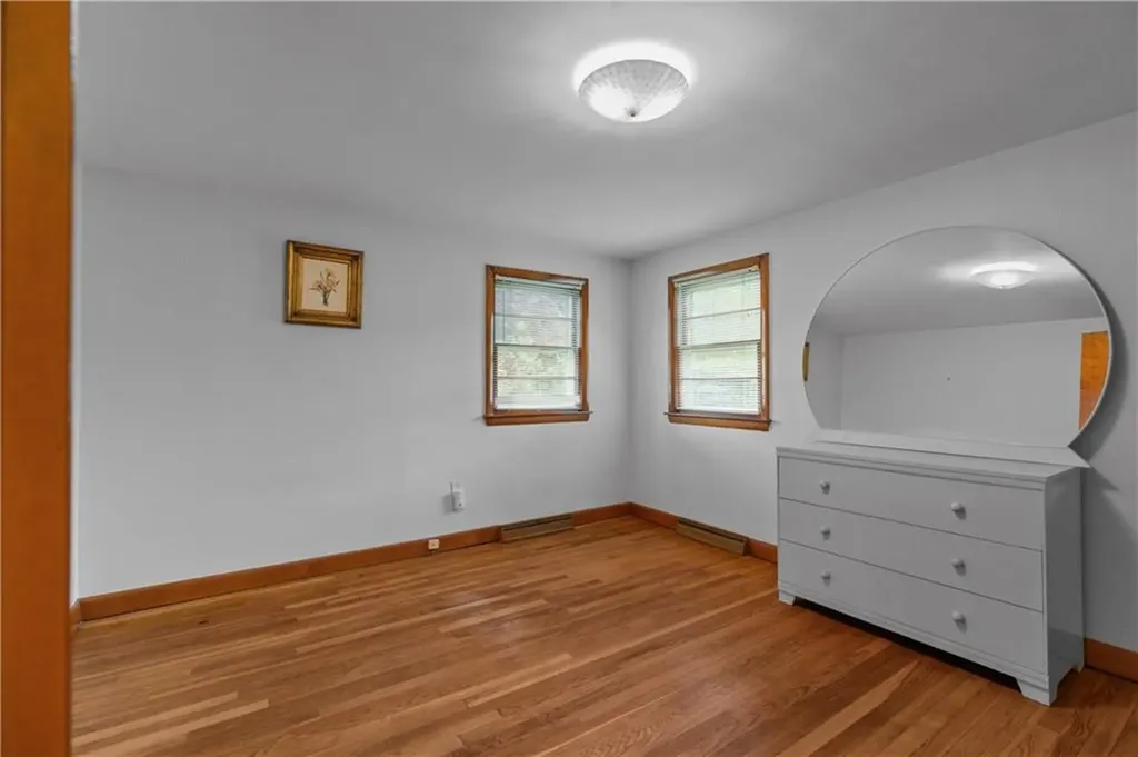 11 Cedar Avenue Middletown RI 02842