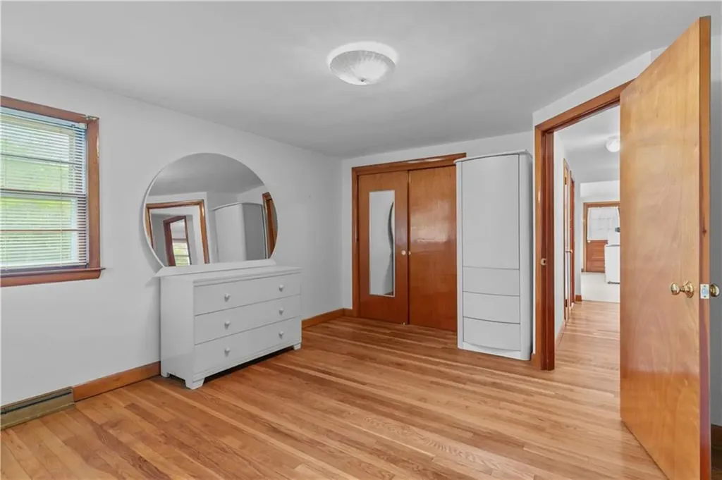11 Cedar Avenue Middletown RI 02842