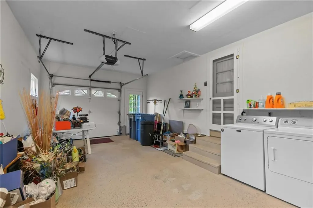 11 Cedar Avenue Middletown RI 02842