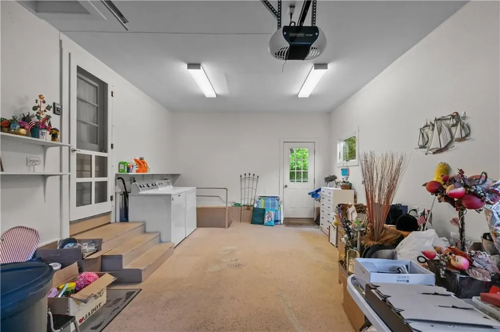 11 Cedar Avenue Middletown RI 02842