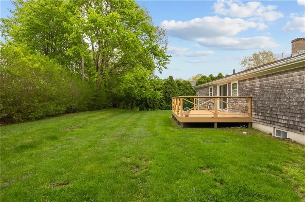 11 Cedar Avenue Middletown RI 02842