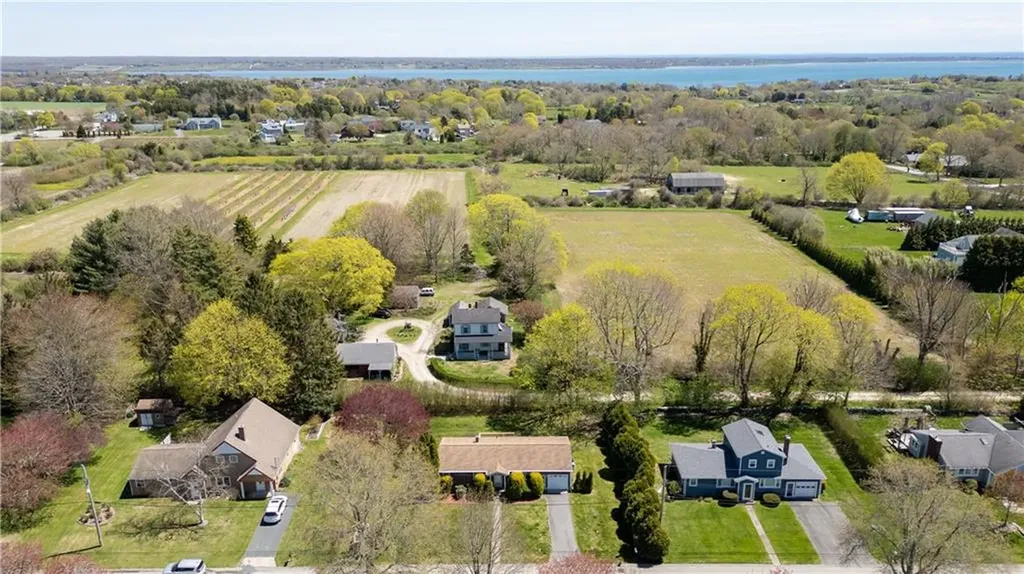11 Cedar Avenue Middletown RI 02842