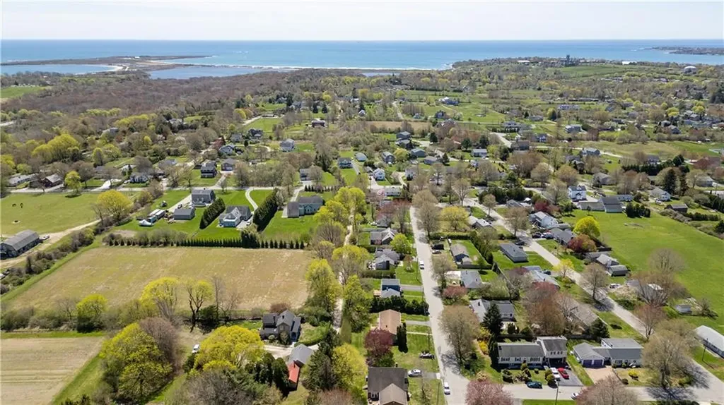 11 Cedar Avenue Middletown RI 02842