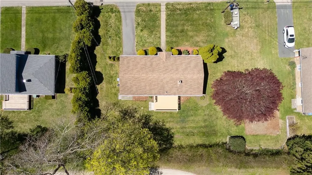 11 Cedar Avenue Middletown RI 02842