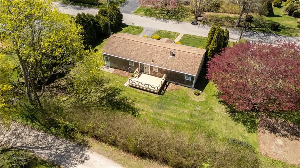 11 Cedar Avenue Middletown RI 02842