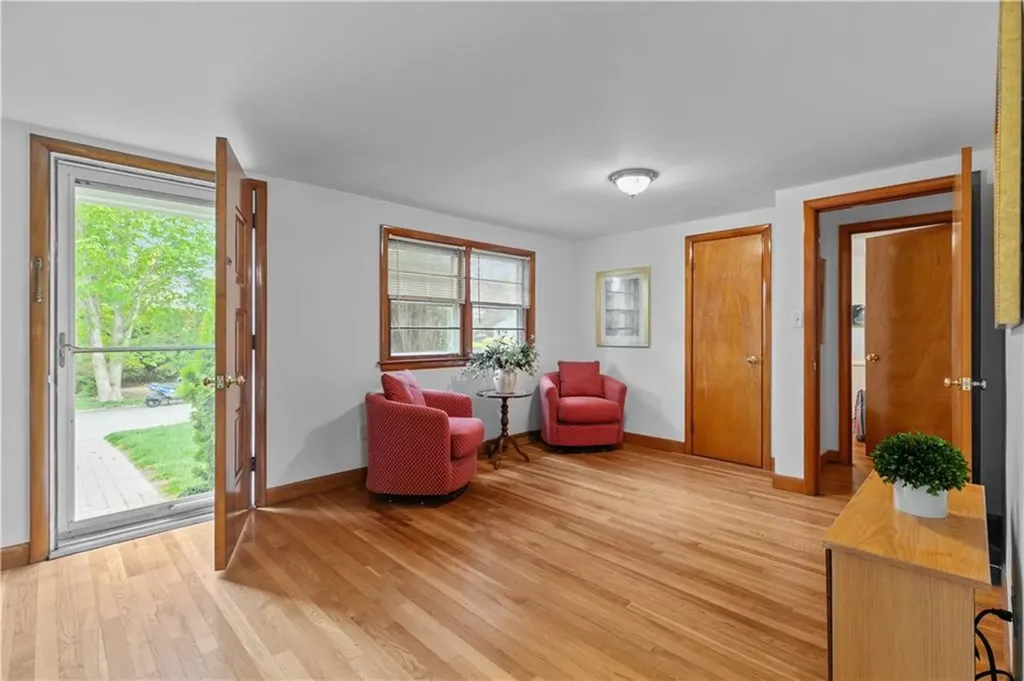 11 Cedar Avenue Middletown RI 02842