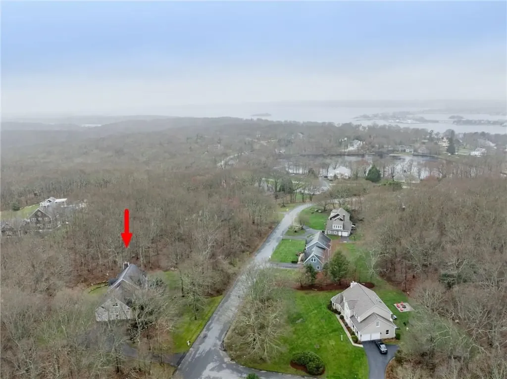 153 Sakonnet Ridge Drive Tiverton RI 02878