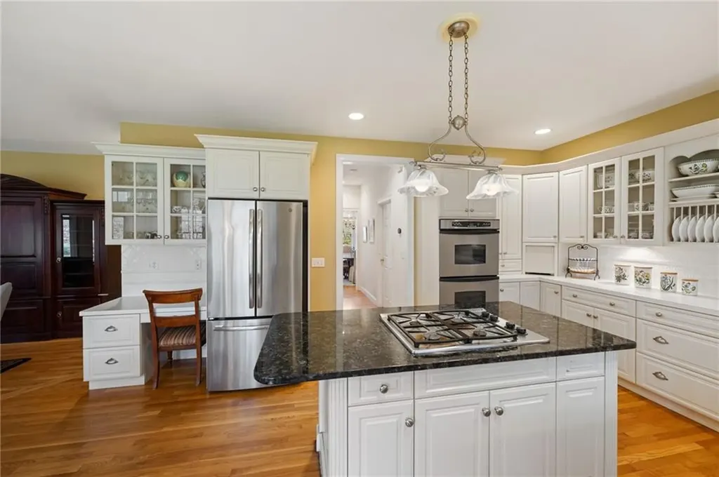 153 Sakonnet Ridge Drive Tiverton RI 02878