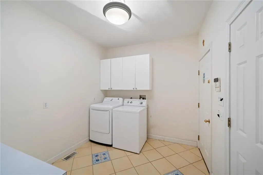 153 Sakonnet Ridge Drive Tiverton RI 02878