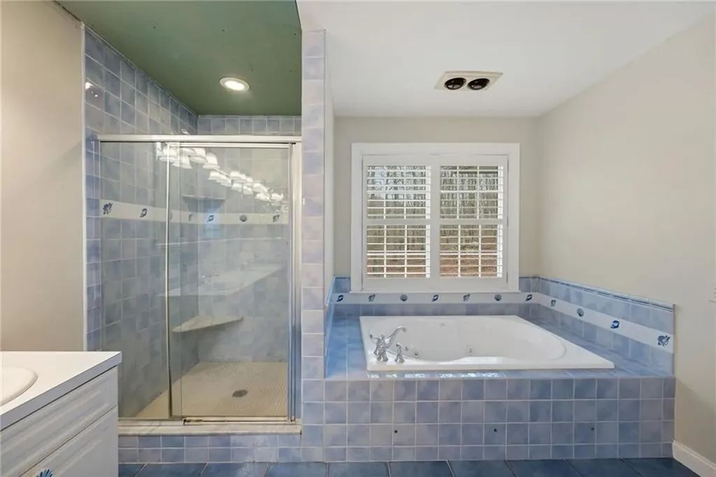 153 Sakonnet Ridge Drive Tiverton RI 02878