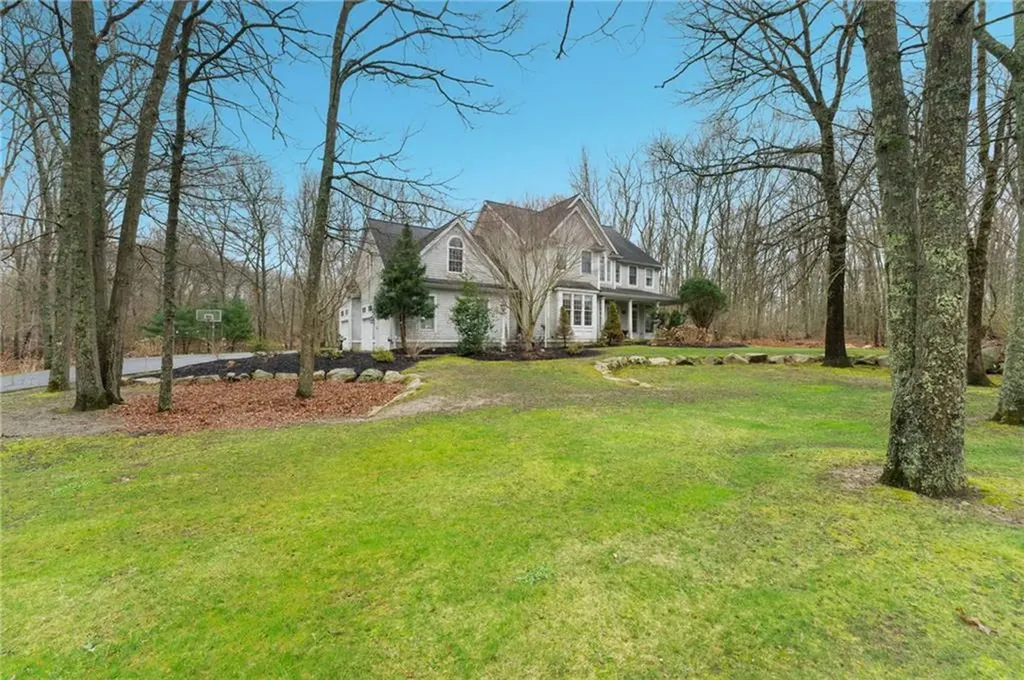 153 Sakonnet Ridge Drive Tiverton RI 02878