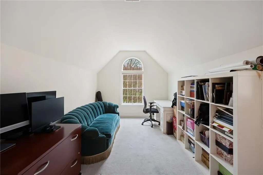 153 Sakonnet Ridge Drive Tiverton RI 02878