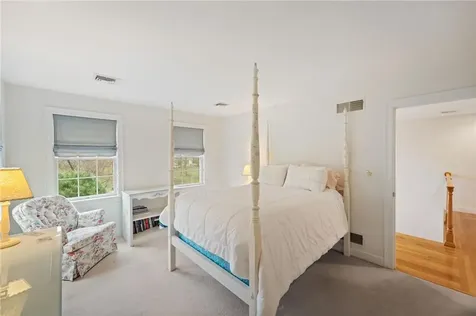 153 Sakonnet Ridge Drive Tiverton RI 02878