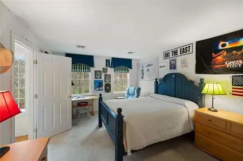 153 Sakonnet Ridge Drive Tiverton RI 02878