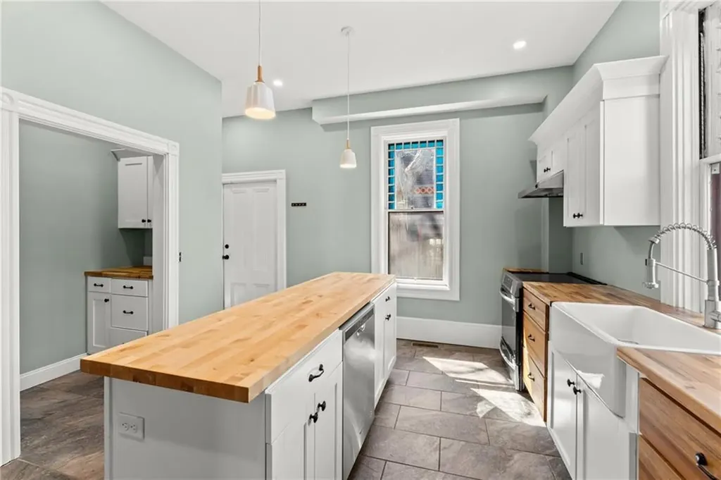 49 Princeton Avenue Providence RI 02907