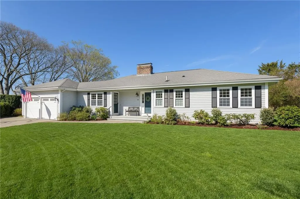 45 Berwick Place East Providence RI 02916
