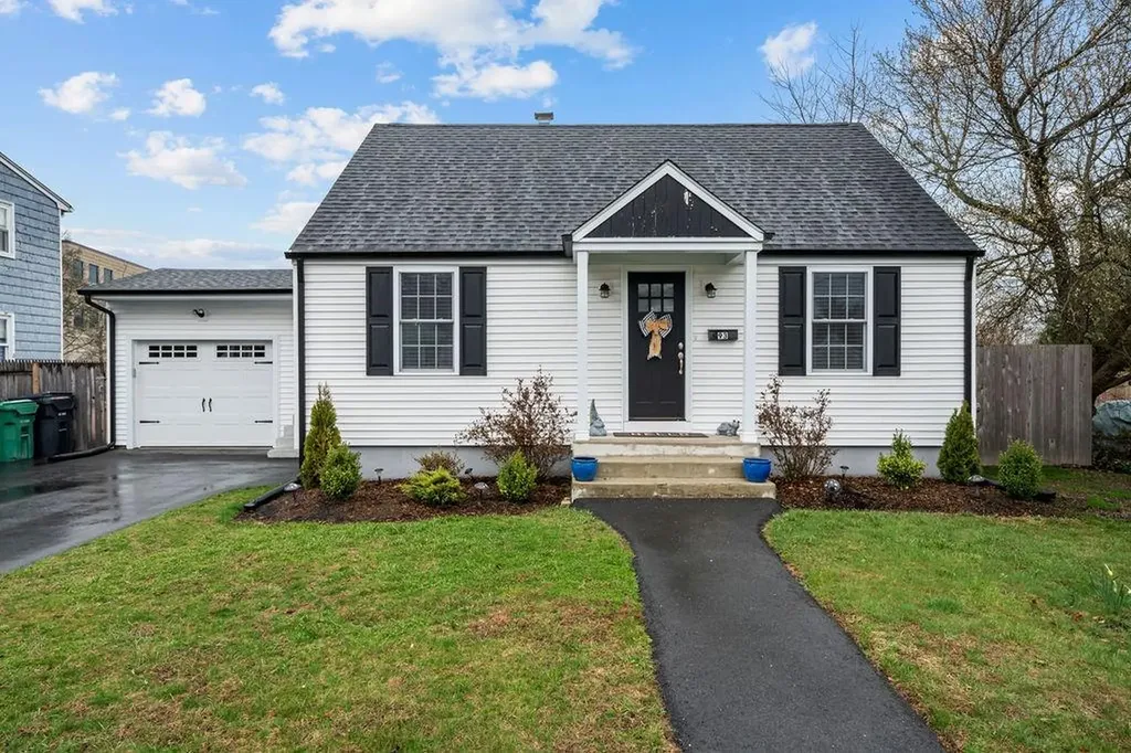 93 Baywood Street Warwick RI 02886