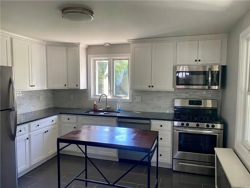 86 Barstow Road Warwick RI 02888