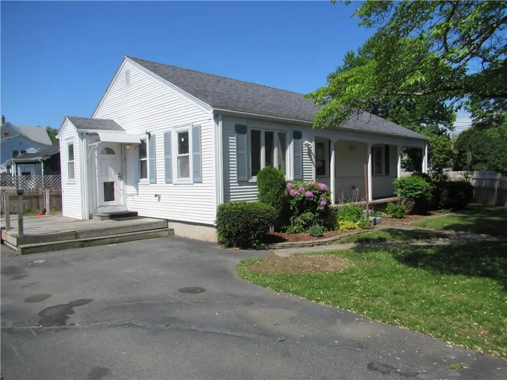 23 Pengrove Street Cranston RI 02920