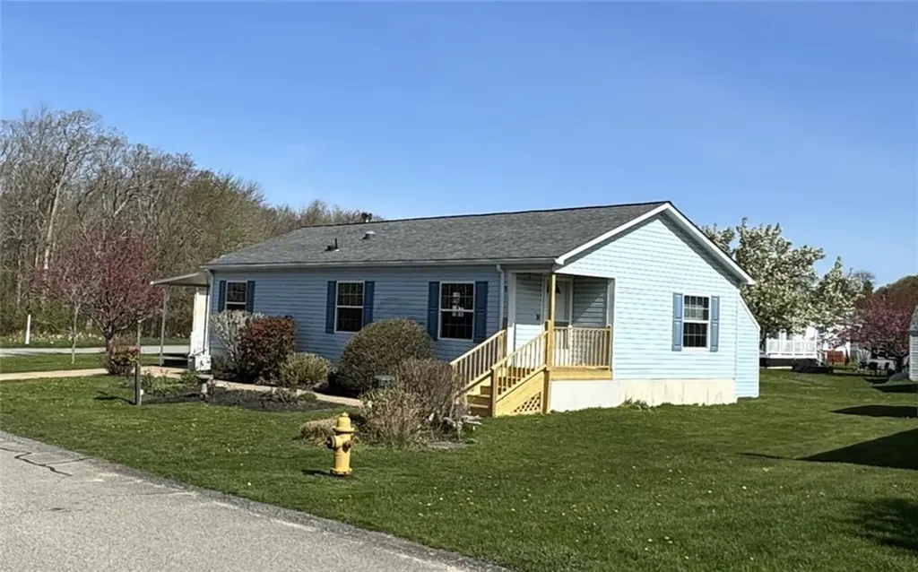 11 Cardinal Court Tiverton RI 02878