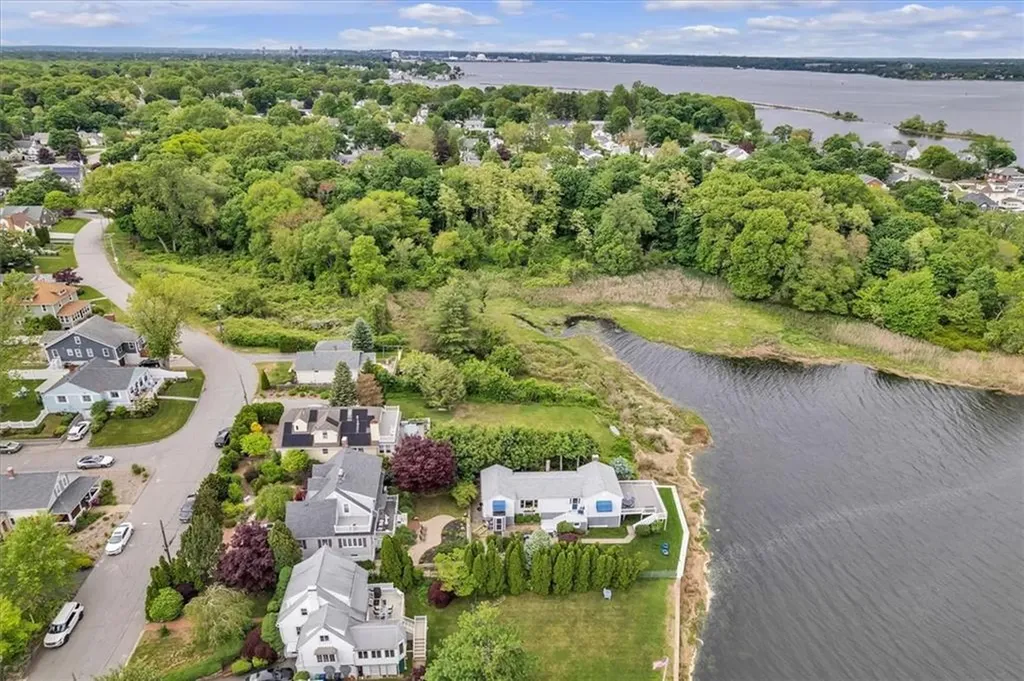376 Parkside Drive Warwick RI 02888