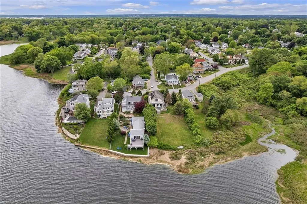 376 Parkside Drive Warwick RI 02888