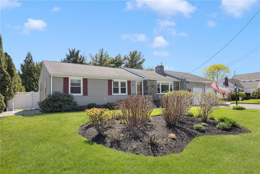 289 Oliphant Lane Middletown RI 02842
