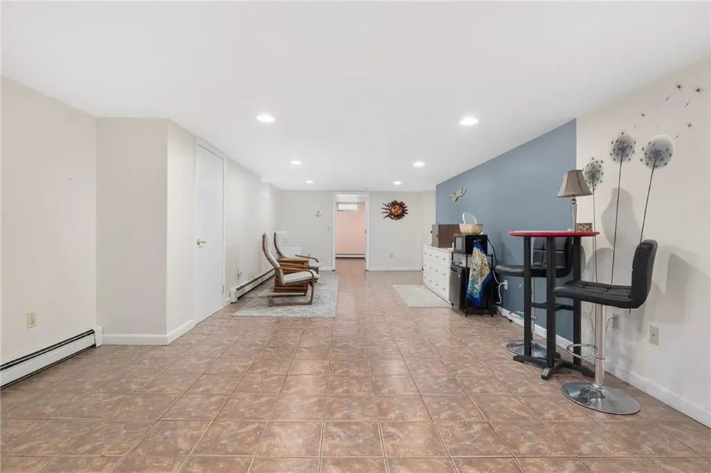 289 Oliphant Lane Middletown RI 02842