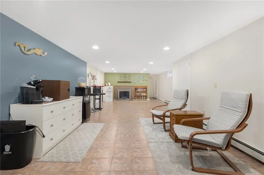 289 Oliphant Lane Middletown RI 02842