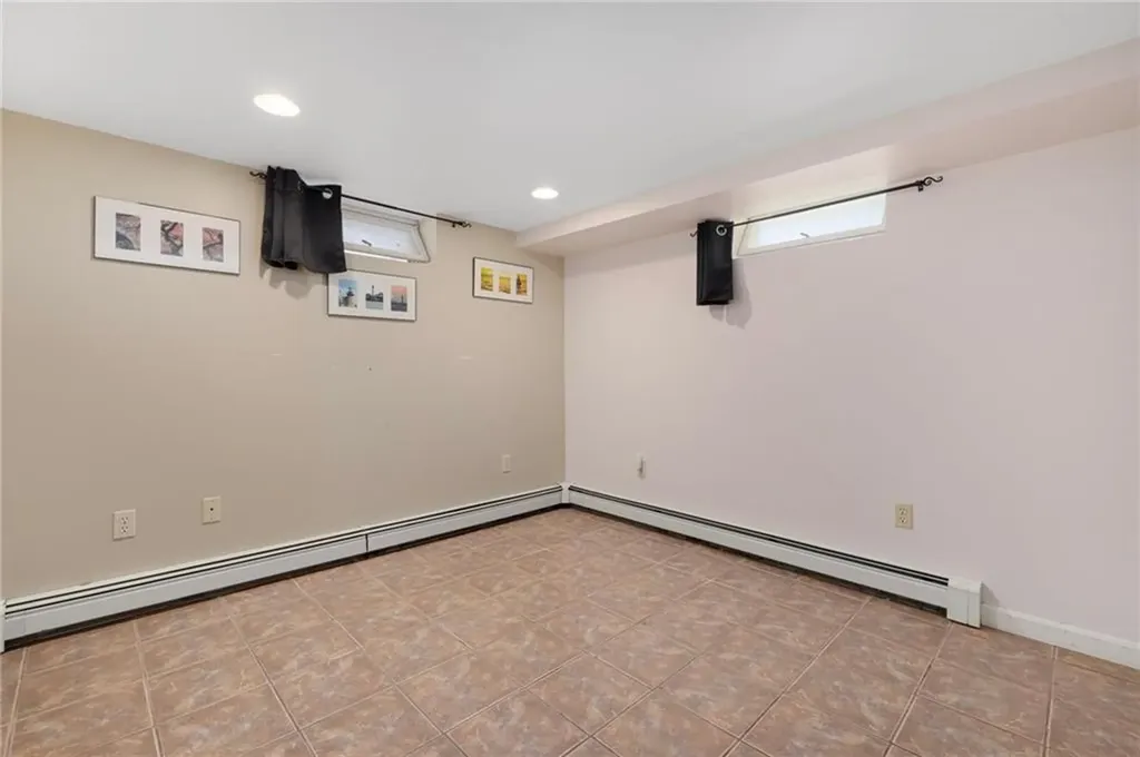 289 Oliphant Lane Middletown RI 02842