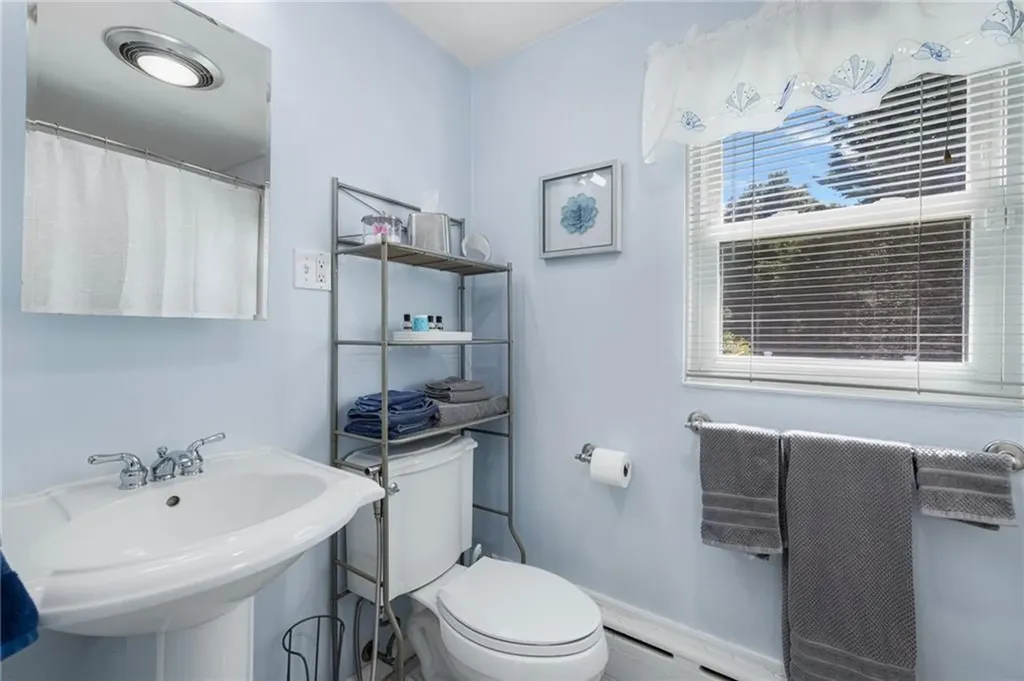 289 Oliphant Lane Middletown RI 02842