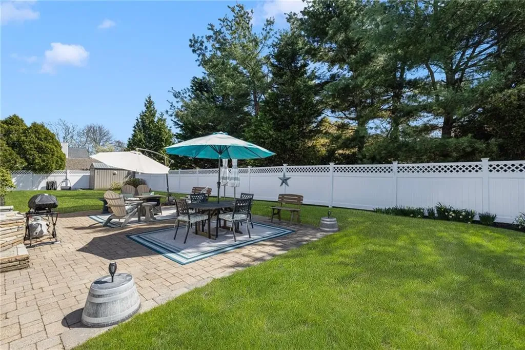 289 Oliphant Lane Middletown RI 02842