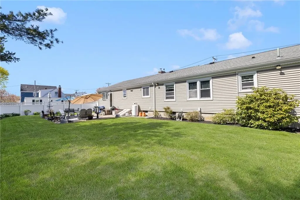 289 Oliphant Lane Middletown RI 02842