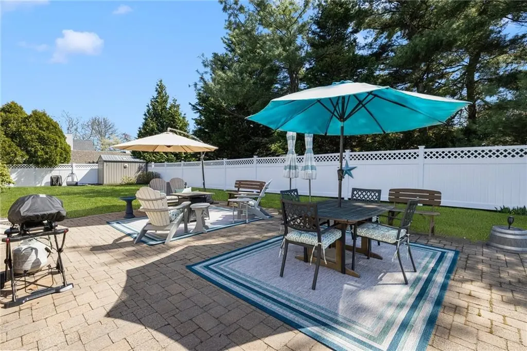 289 Oliphant Lane Middletown RI 02842