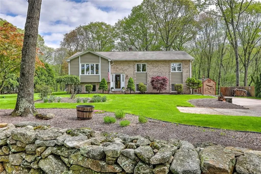 89 Swan Road Smithfield RI 02917