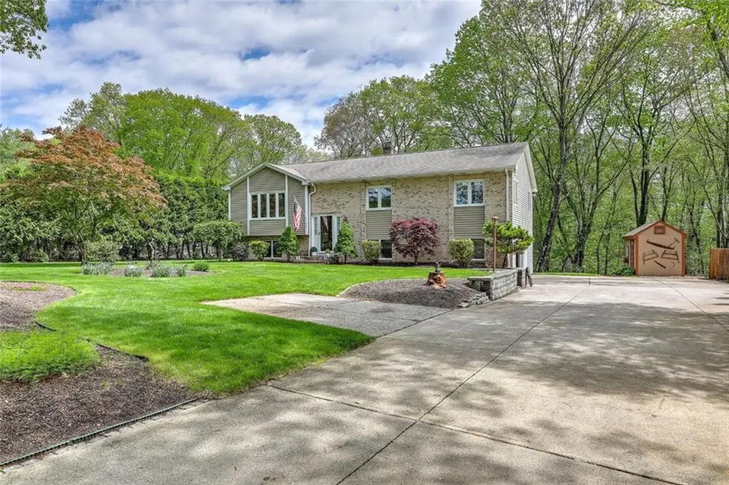 89 Swan Road Smithfield RI 02917