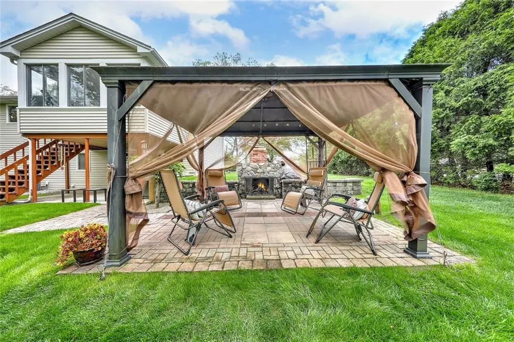 89 Swan Road Smithfield RI 02917