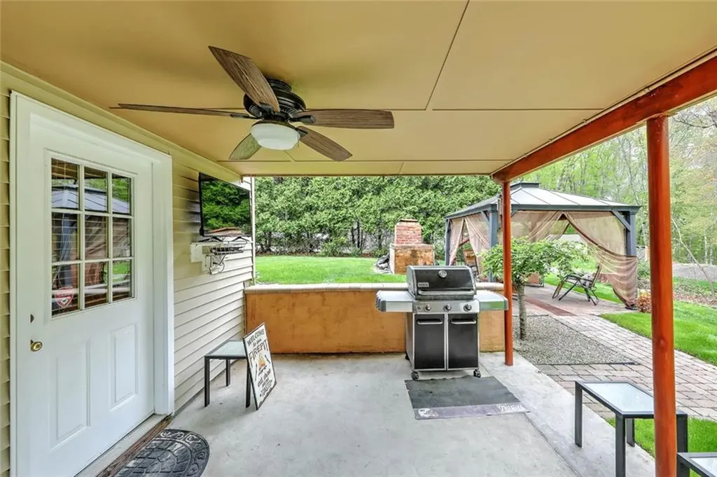 89 Swan Road Smithfield RI 02917