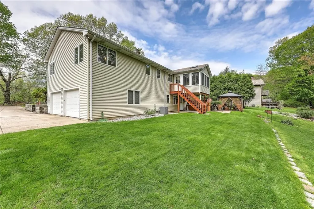 89 Swan Road Smithfield RI 02917