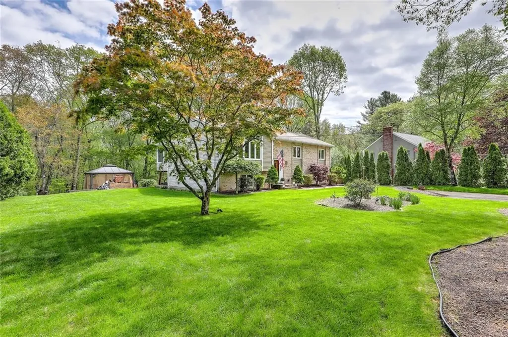 89 Swan Road Smithfield RI 02917