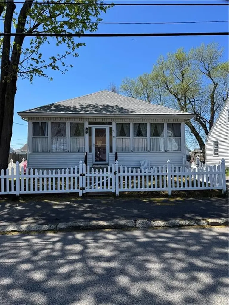 98 Clews Street Pawtucket RI 02861