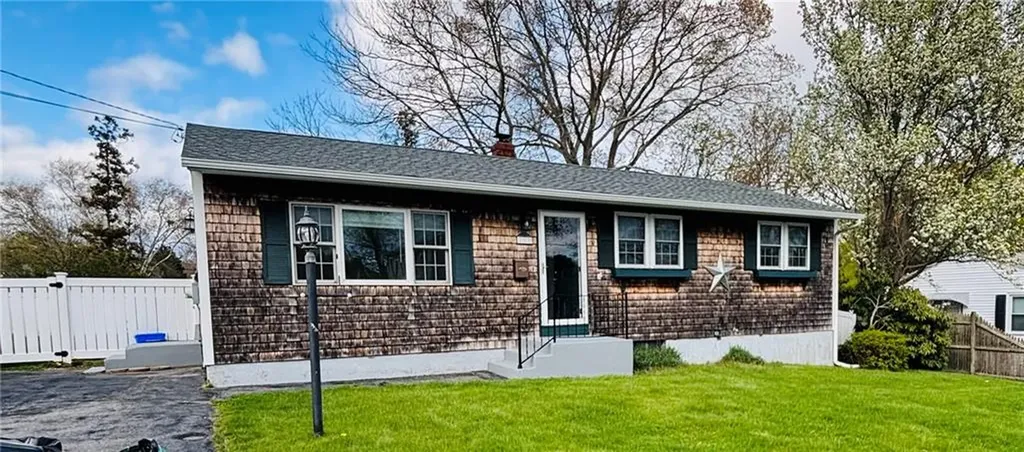 110 Fir Avenue Tiverton RI 02878